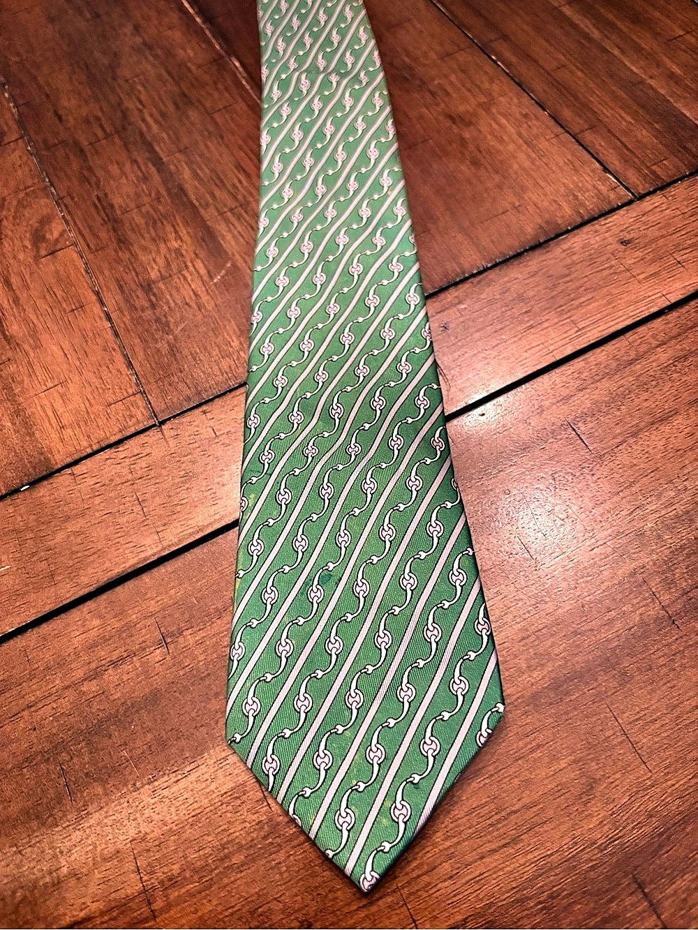 Hermès Silk Geometric Tie in Green & Pink Like New